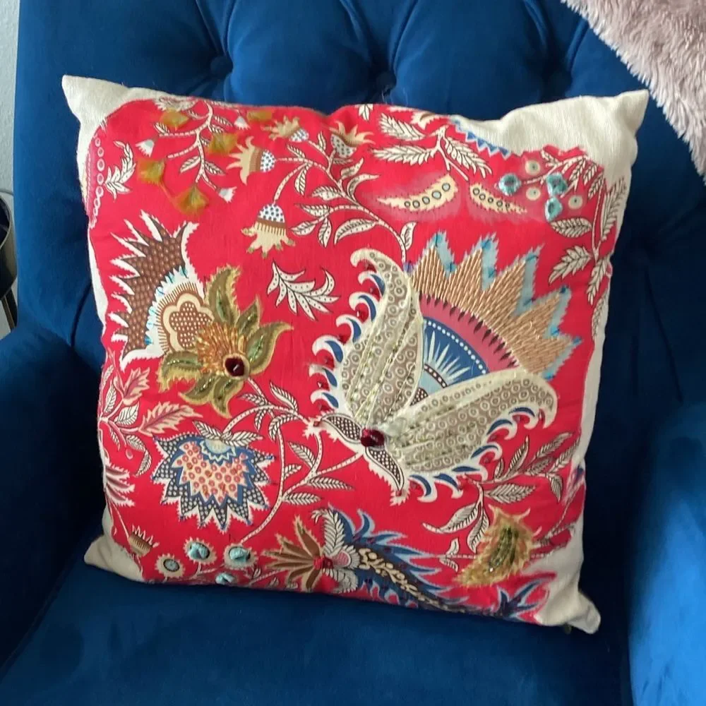 Pier 1 accent throw pillow Used 4 staging like NEW! Beautiful intricate details